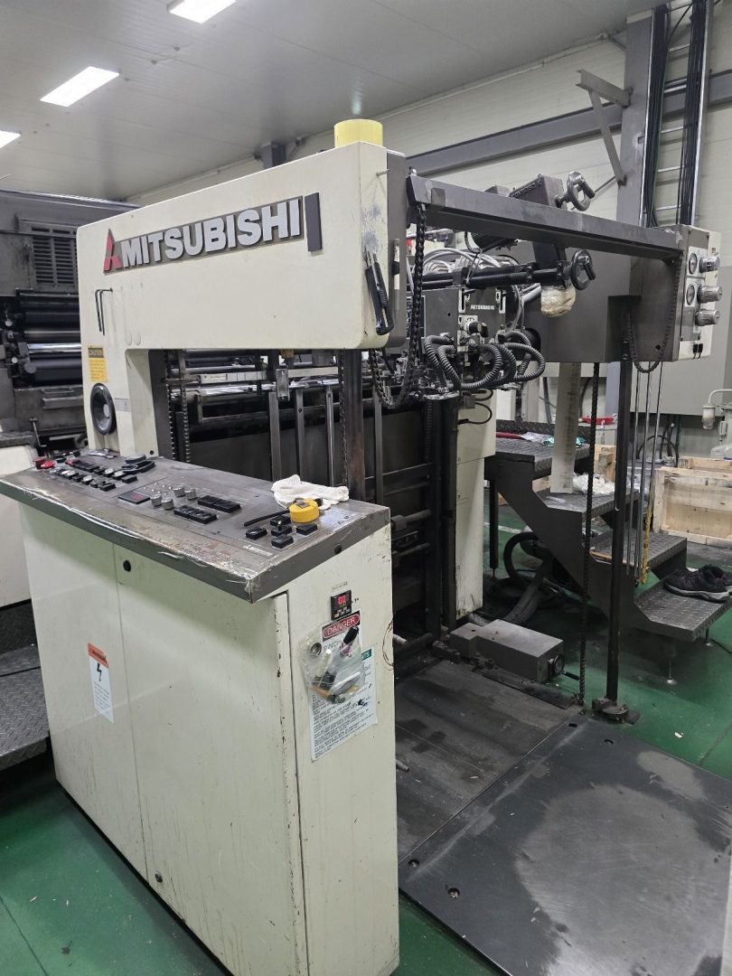 Mitsubishi D3000LS-6+TC+ED año 2002 impresion offset 6 colores en linea mas barniz - Image 8