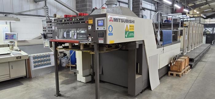 Mitsubishi D3000LS-6+TC+ED año 2002 impresion offset 6 colores en linea mas barniz - Image 4